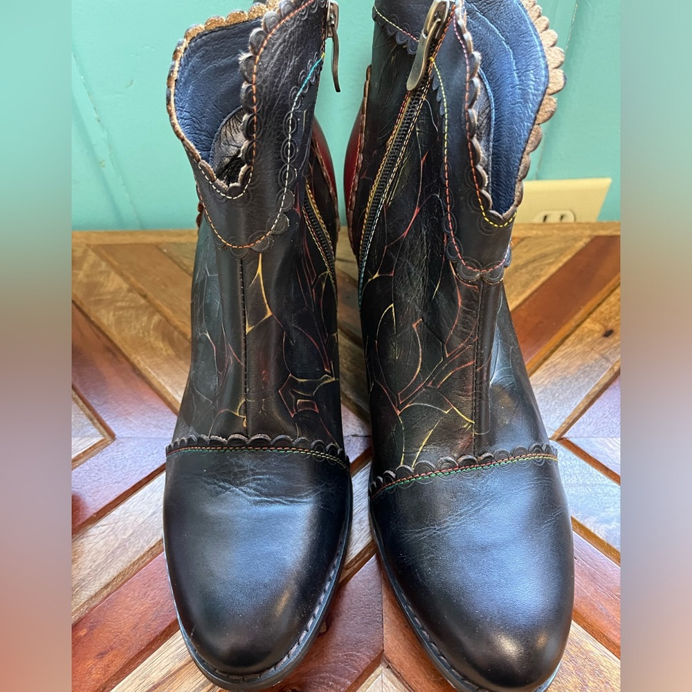 L’Atiste booties